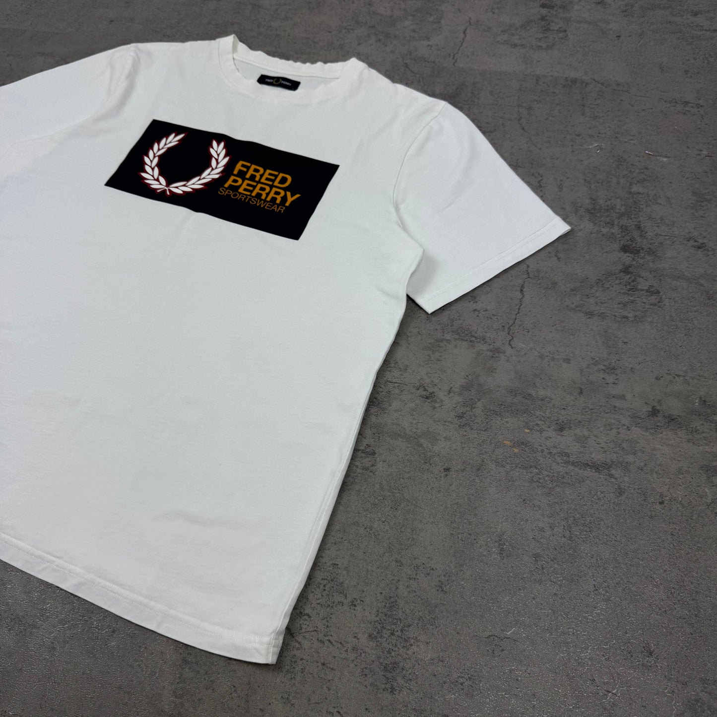 Fred Perry Big Logo T-Shirt - L