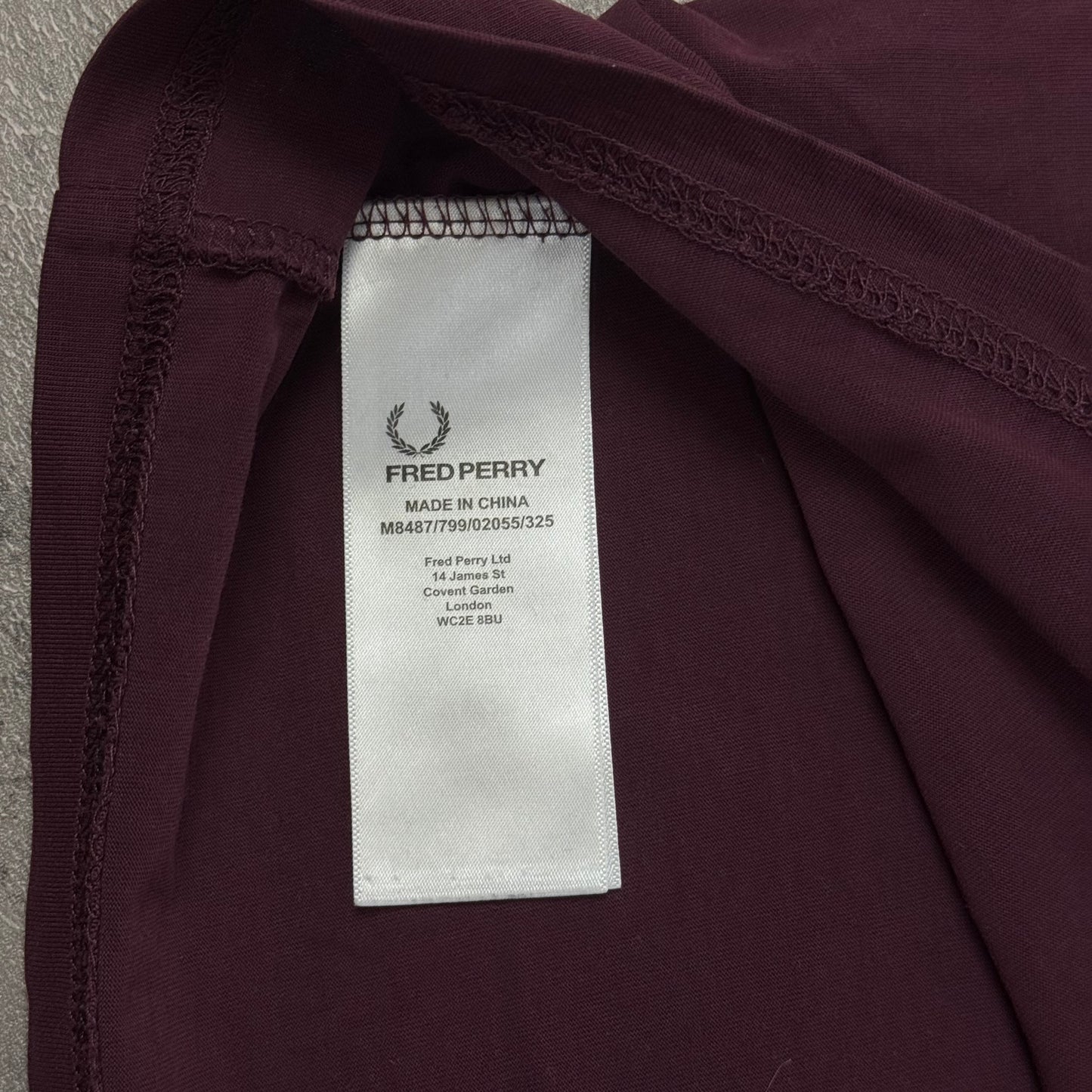 Fred Perry T-Shirt - L