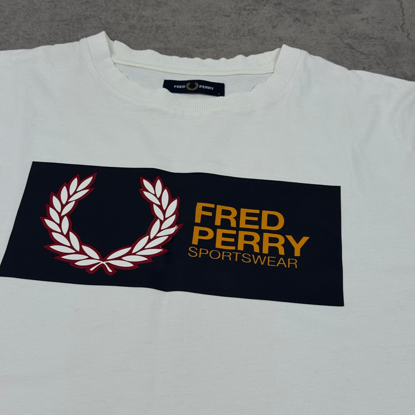 Fred Perry Big Logo T-Shirt - L