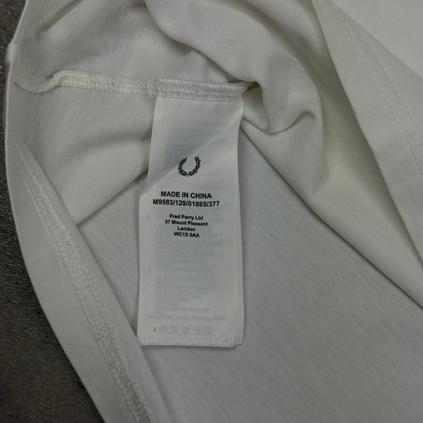 Fred Perry Big Logo T-Shirt - L