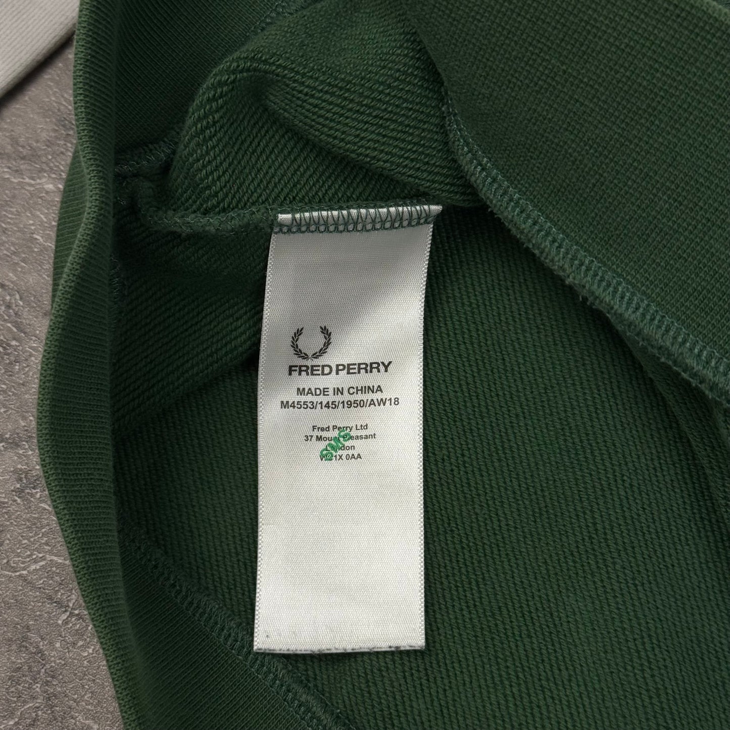Fred Perry Pullover - M
