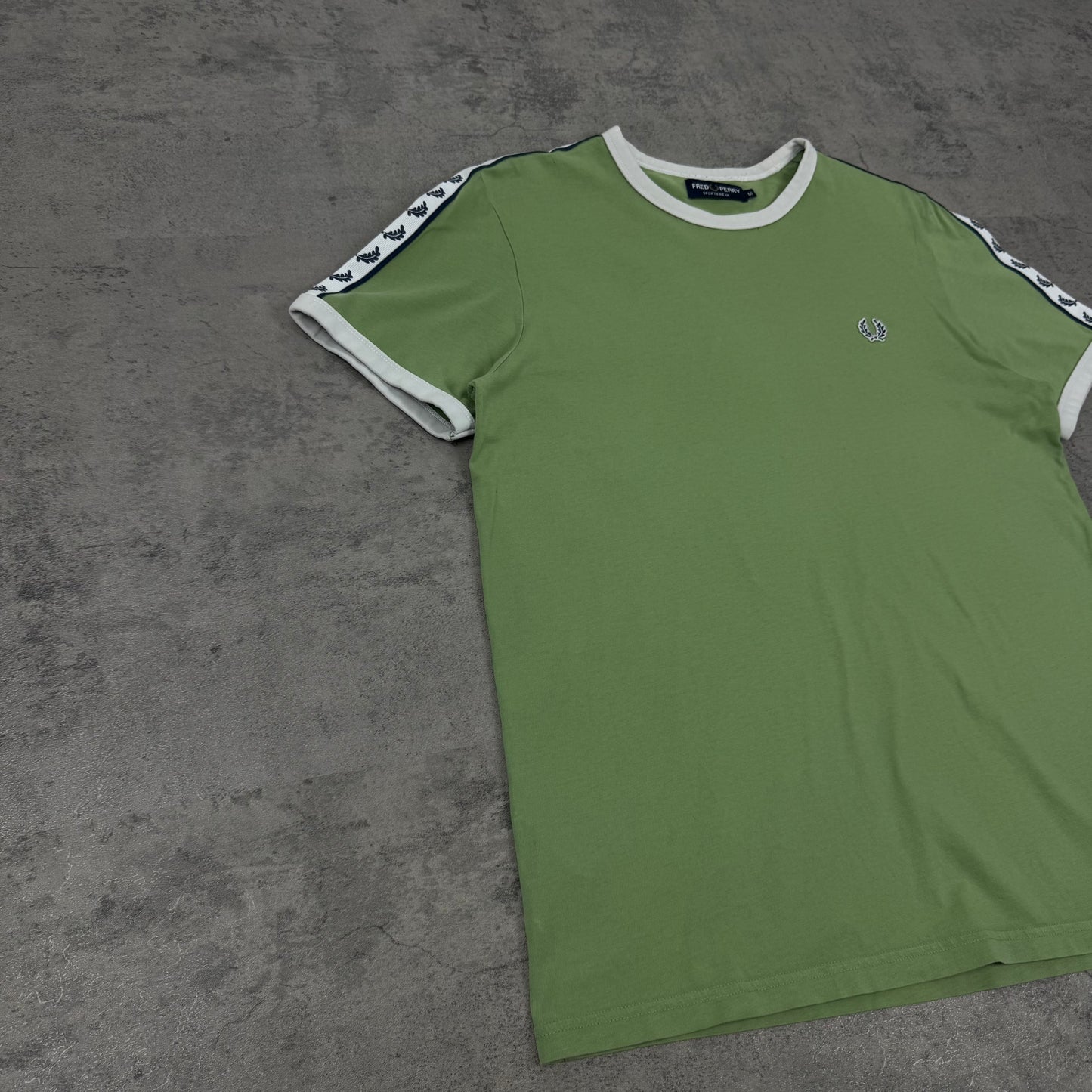 Fred Perry Stripe T-Shirt - M
