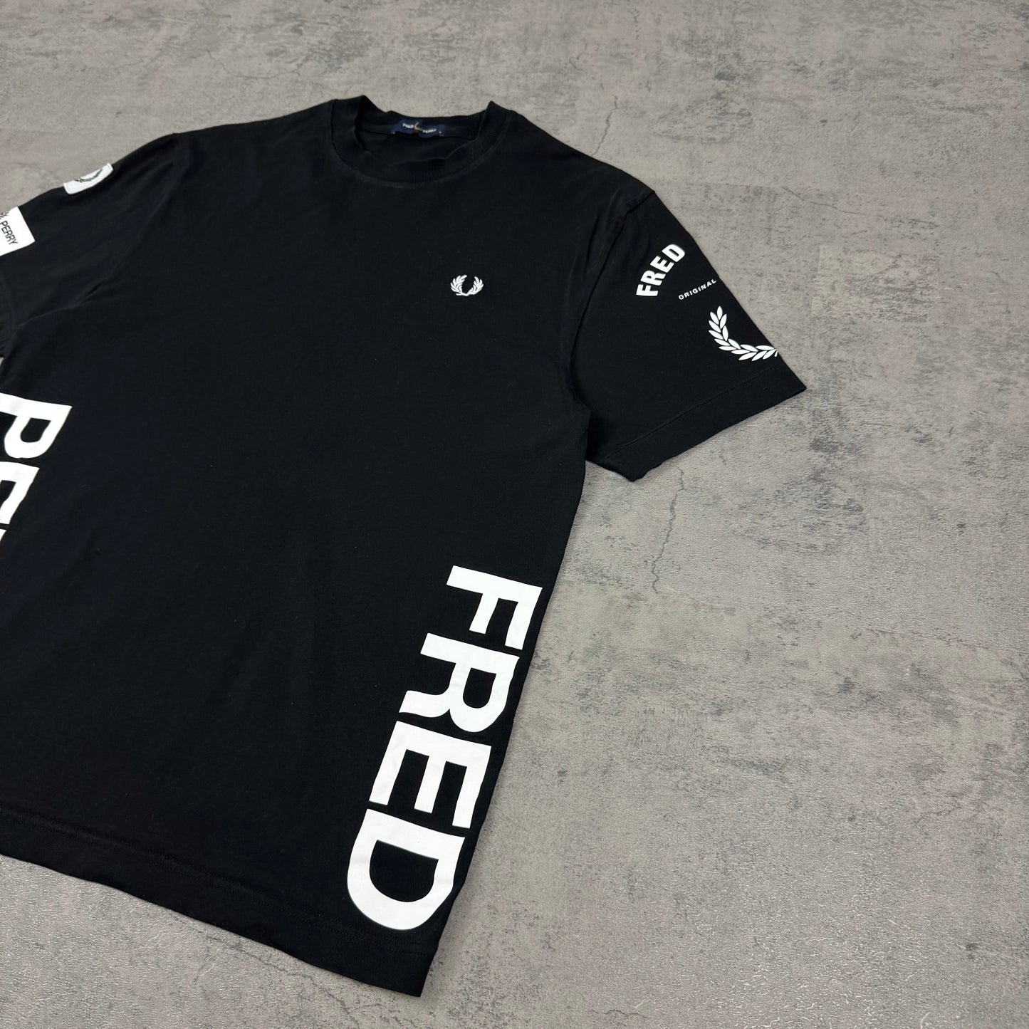 Fred Perry Bold Branding T-Shirt - M