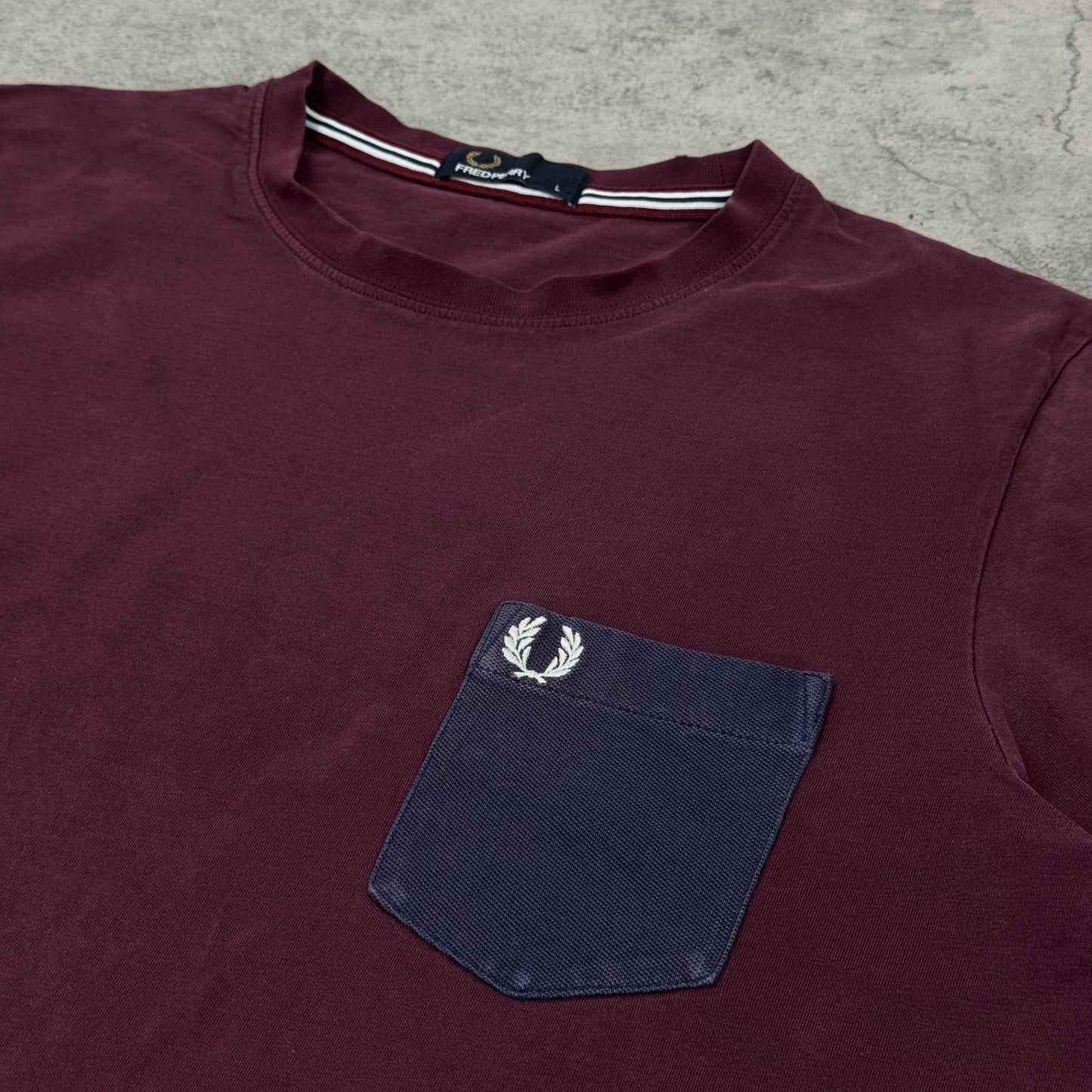 Fred Perry T-Shirt - L