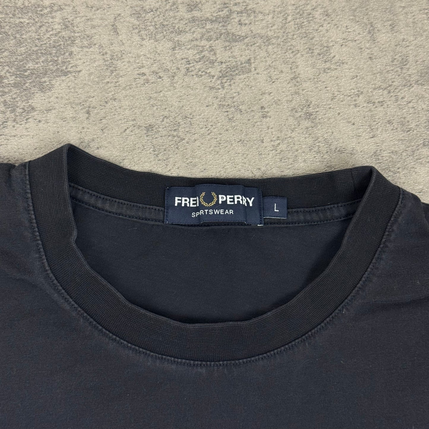 Fred Perry T-Shirt - L