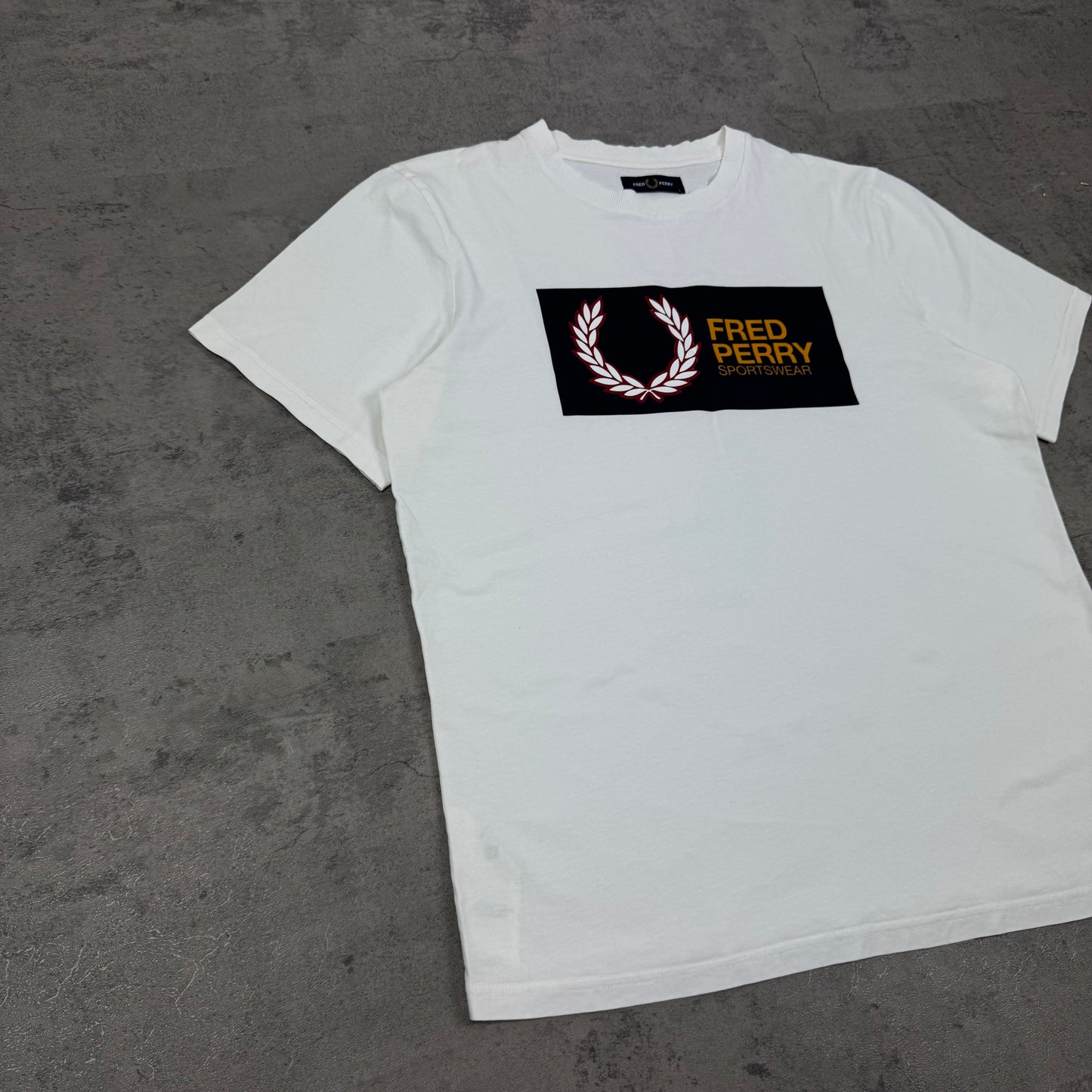 Fred Perry Big Logo T-Shirt - L